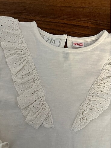 Beyaz dantel güpür fırfırlı bluz tshirt - Görsel 4
