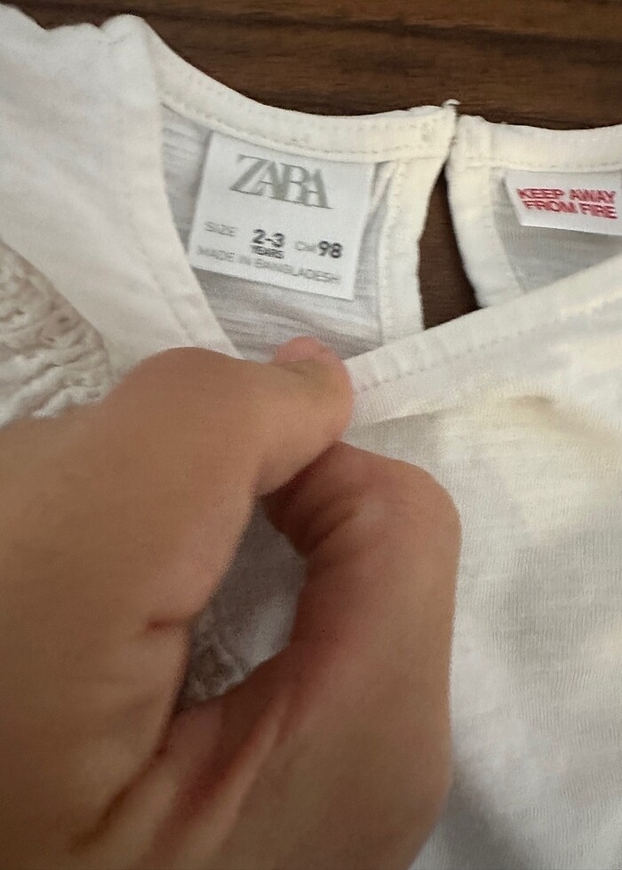 Beyaz dantel güpür fırfırlı bluz tshirt - Görsel 5