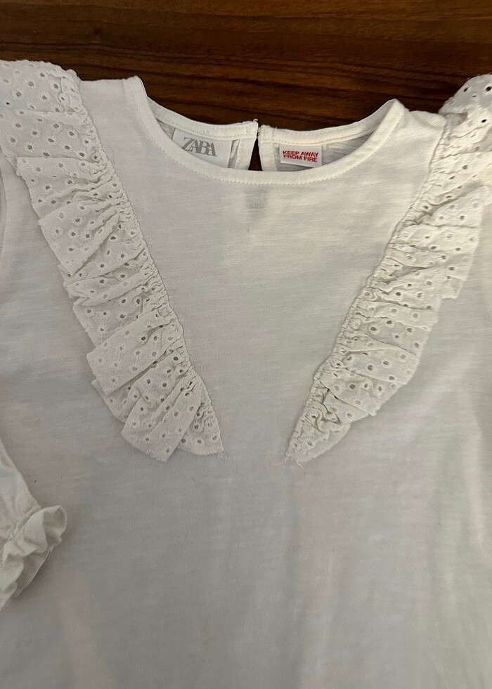 Beyaz dantel güpür fırfırlı bluz tshirt - Görsel 3