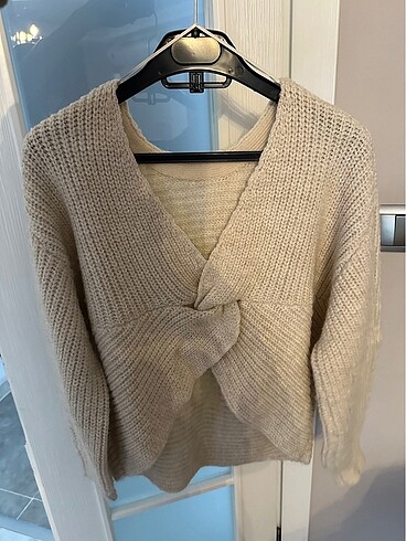 Mango detaylı triko kazak - Görsel 2