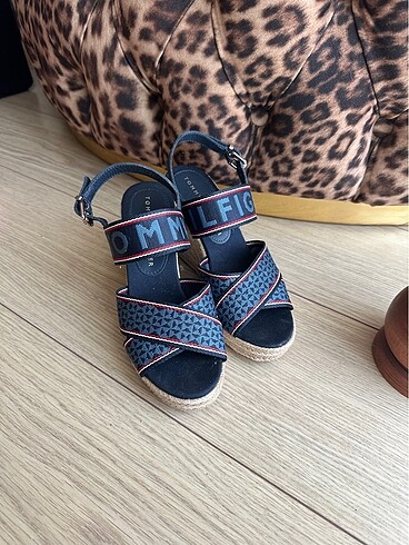 Tommy Hilfiger tommy hilfiger