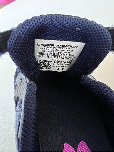 22 Beden Under Armour Çocuk Spor Ayakkabı