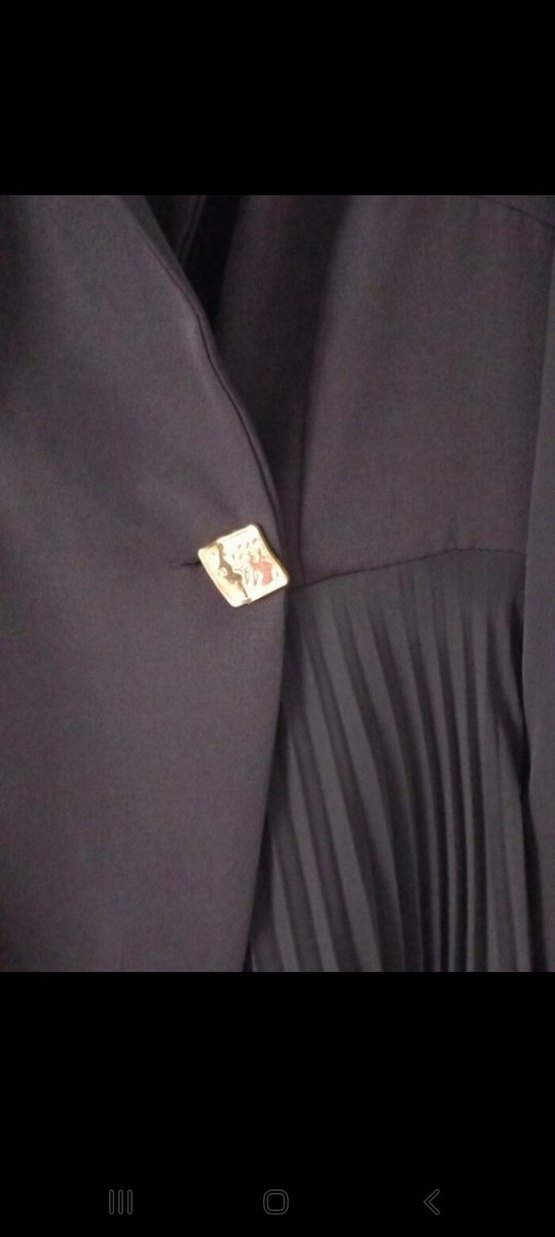 Uzun Kollu Siyah Pileli Kadın Blazer - Görsel 3