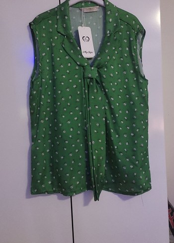 Vintage Love Yesil Cicekli Kolsuz Bluz