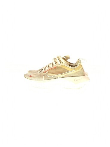 Nike Spor Ayakkabı %70 İndirimli.