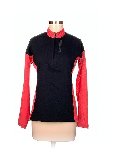Adidas T-shirt %70 İndirimli.