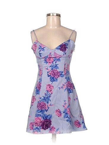 Zara Kısa Elbise %70 İndirimli.