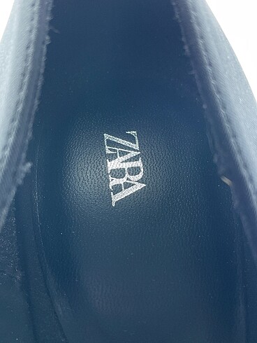 39 Beden siyah Renk Zara Stiletto %70 İndirimli.