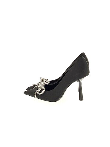 Zara Stiletto %70 İndirimli.
