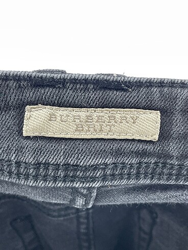 29 Beden siyah Renk Burberry Jean / Kot %70 İndirimli.