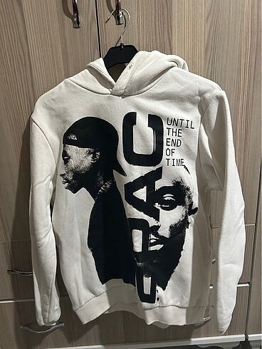 tupac sweatshirt Bershka