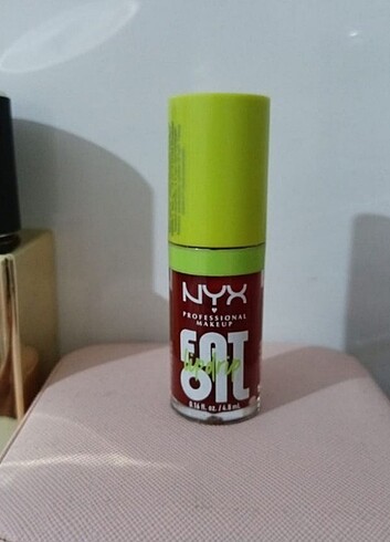 Nyx fat oil