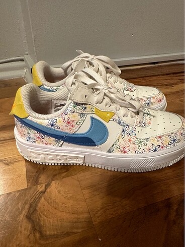Nike Air Force 1