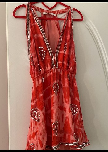 Kırmızı Boncuk İşlemeli V Yaka Mini Elbise - Görsel 4