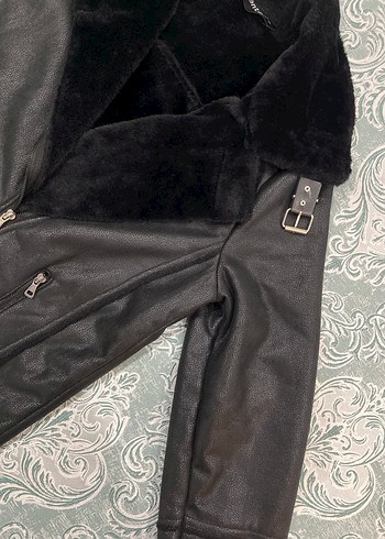 Kürklü Yaka Deri Görünümlü Kadın Mont - Görsel 8