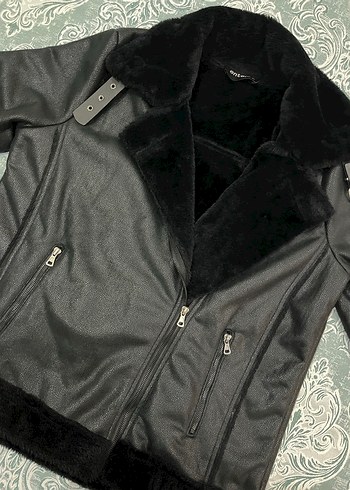 Kürklü Yaka Deri Görünümlü Kadın Mont - Görsel 5