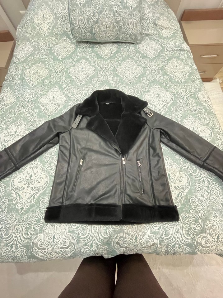 Kürklü Yaka Deri Görünümlü Kadın Mont - Görsel 2