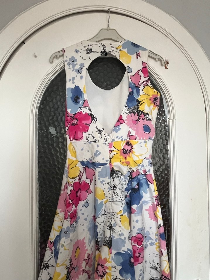 Çiçek Desenli Sırtı Açık Midi Kadın Elbise - Görsel 3