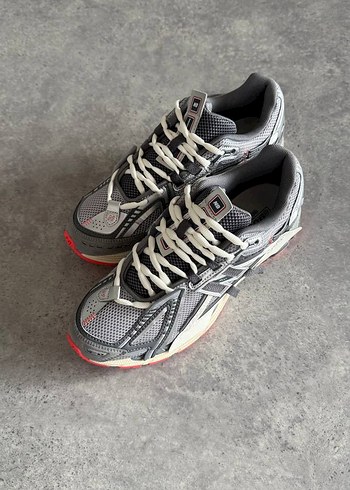 New Balance Gri Spor Ayakkabı
