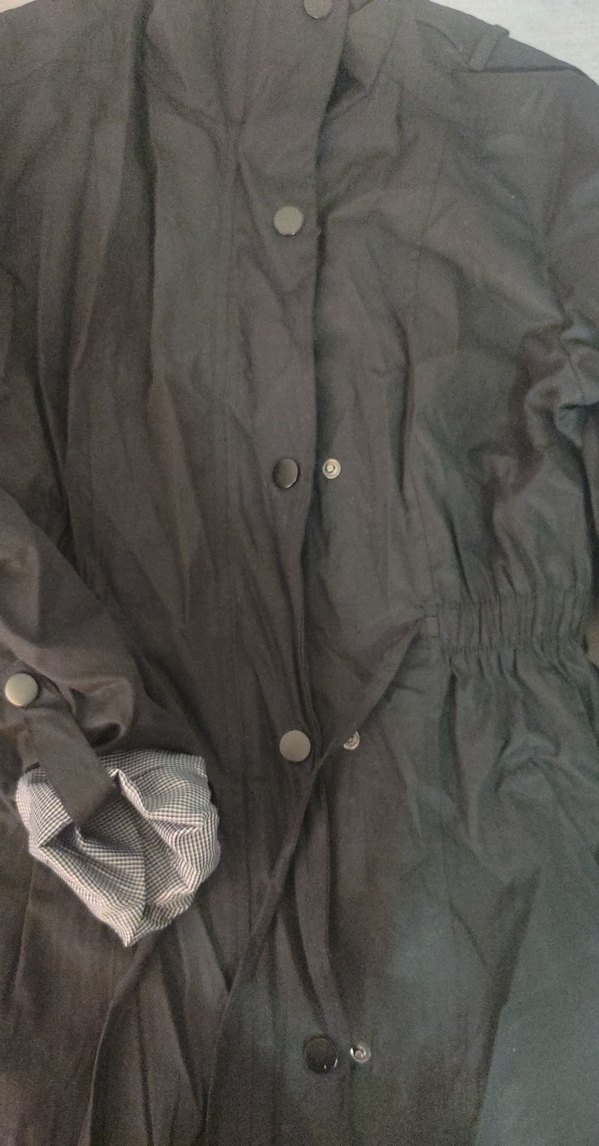 Düğmeli siyah yağmurluk - Görsel 2