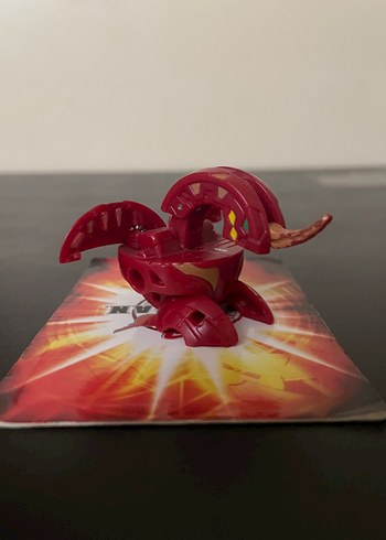 Bakugan Pyrus Dragonoid