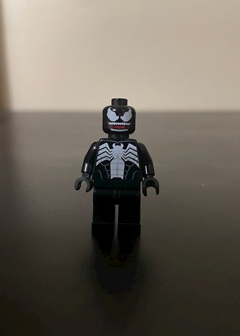 Siyah Venom Lego Figürü