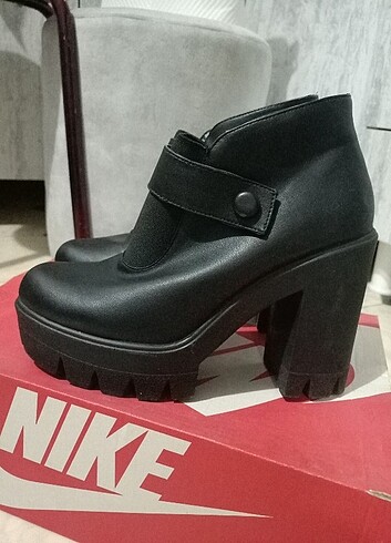 11 cm topuk 37-38 numara
