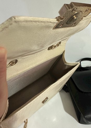  Beden Beyaz Yılan Desenli Zincir Detaylı Deri Çanta