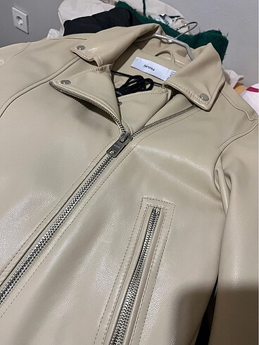 Bershka Bershka deri mont