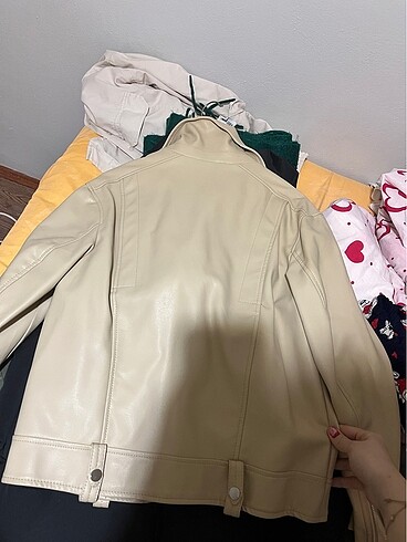 xs Beden ten rengi Renk Bershka deri mont