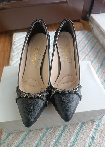 siyah Tokalı Stiletto