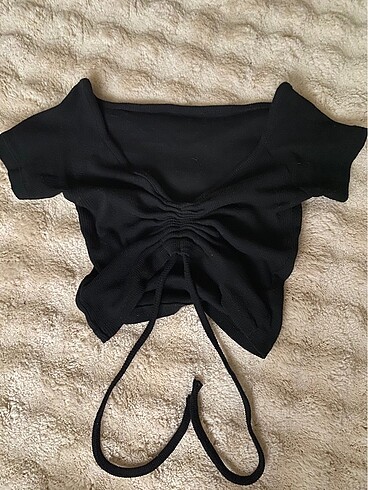 Sheinside siyah önü büzgülü crop