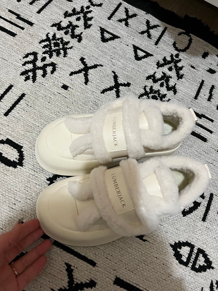 Beyaz Kürklü spor ayakkabı - Görsel 2