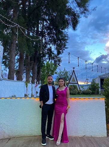 Pembe Abiye