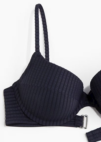 Minimalist Siyah Bikini Üstü