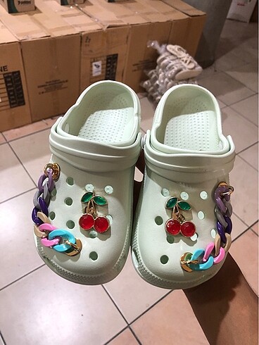 ZİNCİRLİ ÇOCUK CROCS