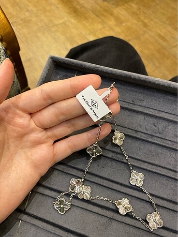 Beden gri Renk Van Cleef & Arpels Kolye