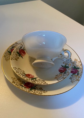 American Vintage Vintage Beyaz Çiçek Desenli Porselen Fincan Takımı