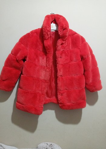 Kız Çocuk Kırmızı Kürklü Mont - Görsel 4