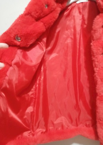 Kız Çocuk Kırmızı Kürklü Mont - Görsel 2