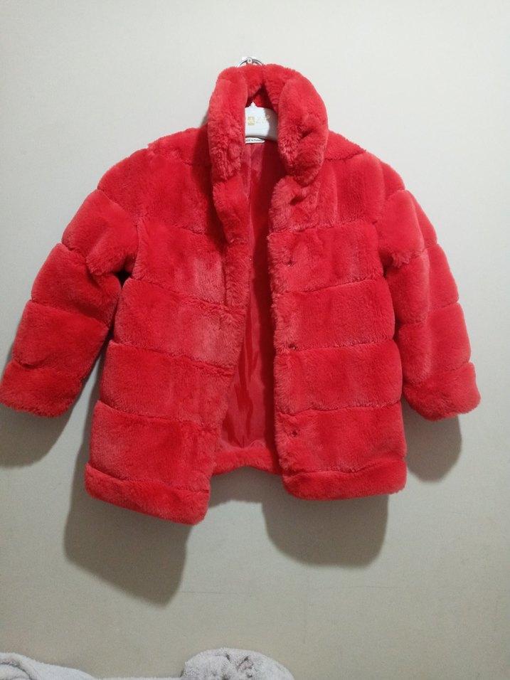 Kız Çocuk Kırmızı Kürklü Mont - Görsel 4