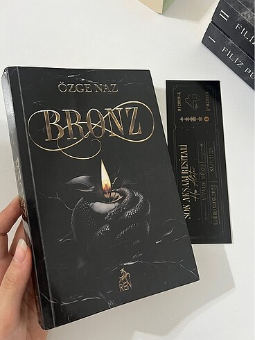 Özge Naz- Bronz 1. Kitap