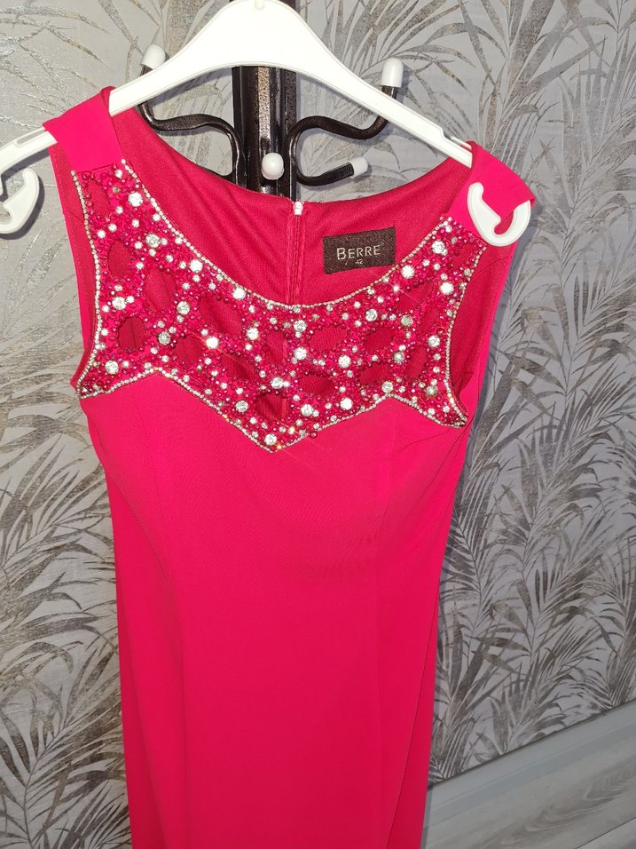 Pembe V Yaka Uzun Drapeli Kadın Abiye Elbise - Görsel 3