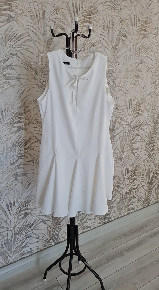 Beyaz Kolsuz Mini Keten Elbise - Görsel 2