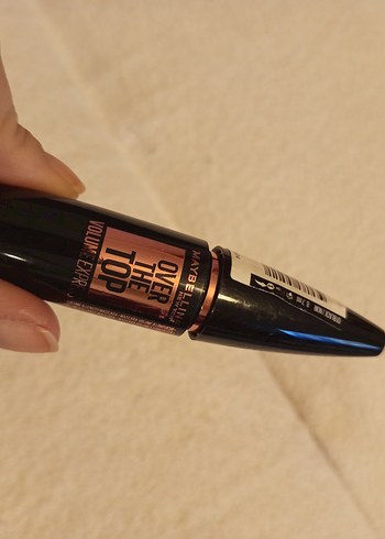 Maybelline Volume Express Over The Top Siyah Maskara - Görsel 2