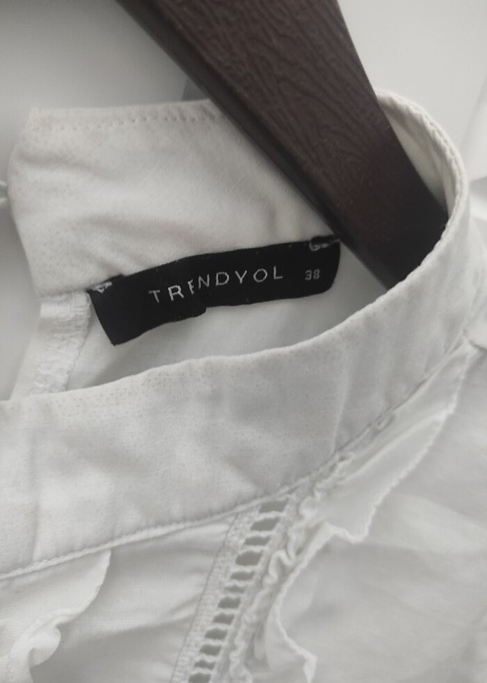 Beyaz dantelli bluz - Görsel 2