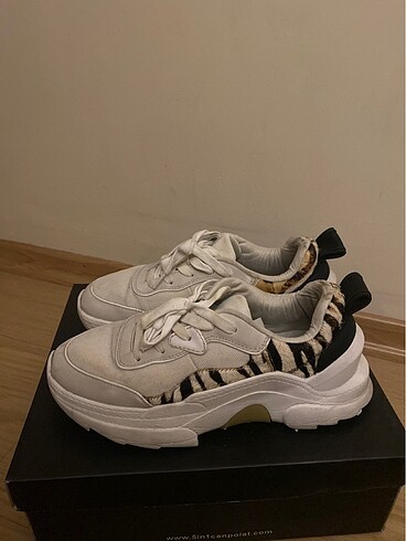 Zara Sneaker