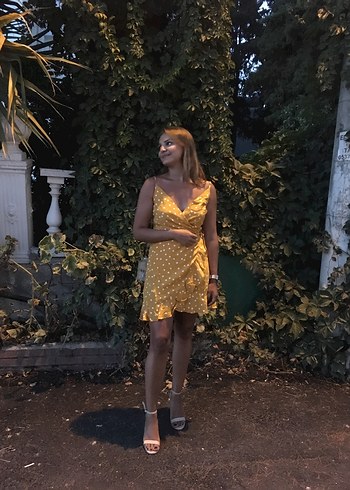 Sarı Puantiyeli Askılı Elbise