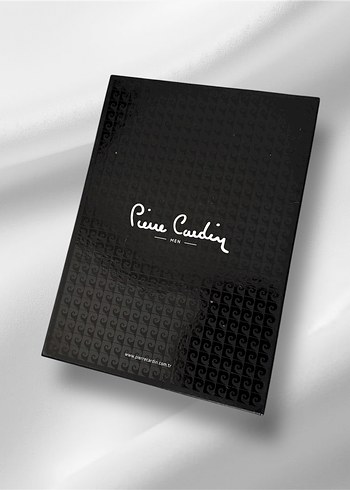 Pierre Cardin kutu