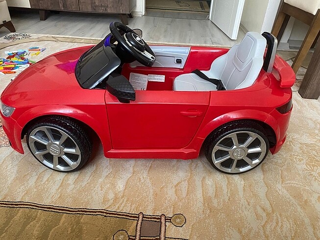 Beden Audi Akülü Araba